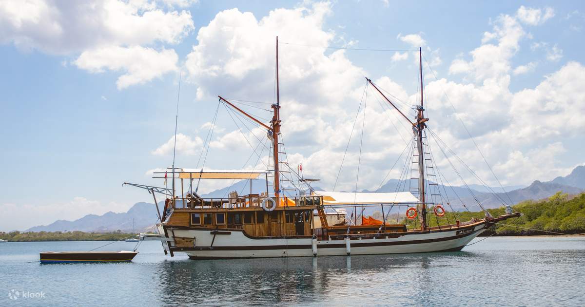 Plataran Menjangan Bali에서 Phinisi 또는 요트 보트와 함께하는 선셋 크루즈 클룩 Klook 한국